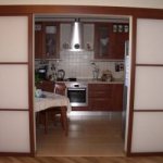 Как сделать дверь купе на кухне?