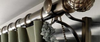 Красивый карниз с креплением на стене