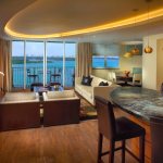 Матовые потолки относится к категории теплых, привносящих комфорт и уют в помещение