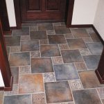 Flooring in the hallway: tiles and laminate basic requirements